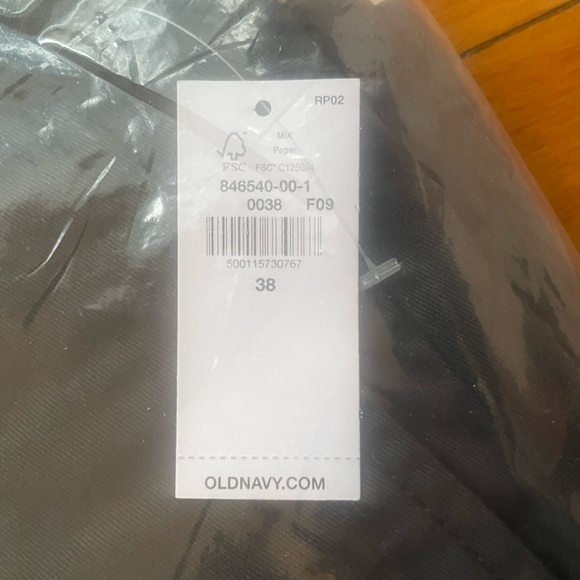 NWT Slim Built-In Flex Rotation 5-inch Inseam Chino Shorts in Panther​ - Picture 5 of 9